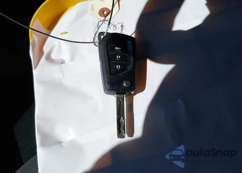 2021 Toyota Camry Le z USA, uszkodzony, nr VIN 4T1C11AK0MU452802